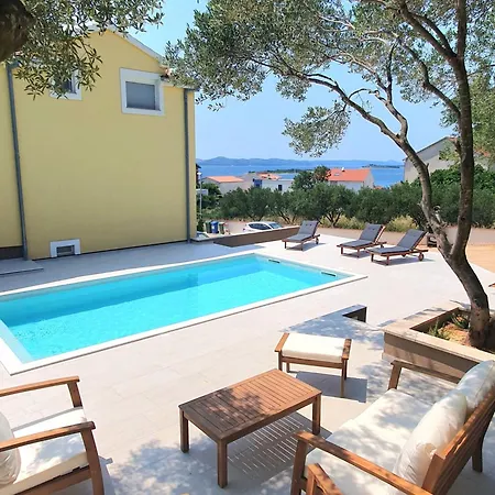 בית נופש House In With Sea View, Balcony, Air Conditioning,w-lan 571-1 דראגה